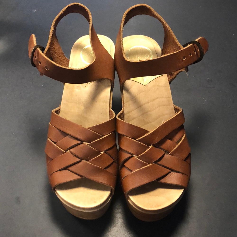 No.6 clogs